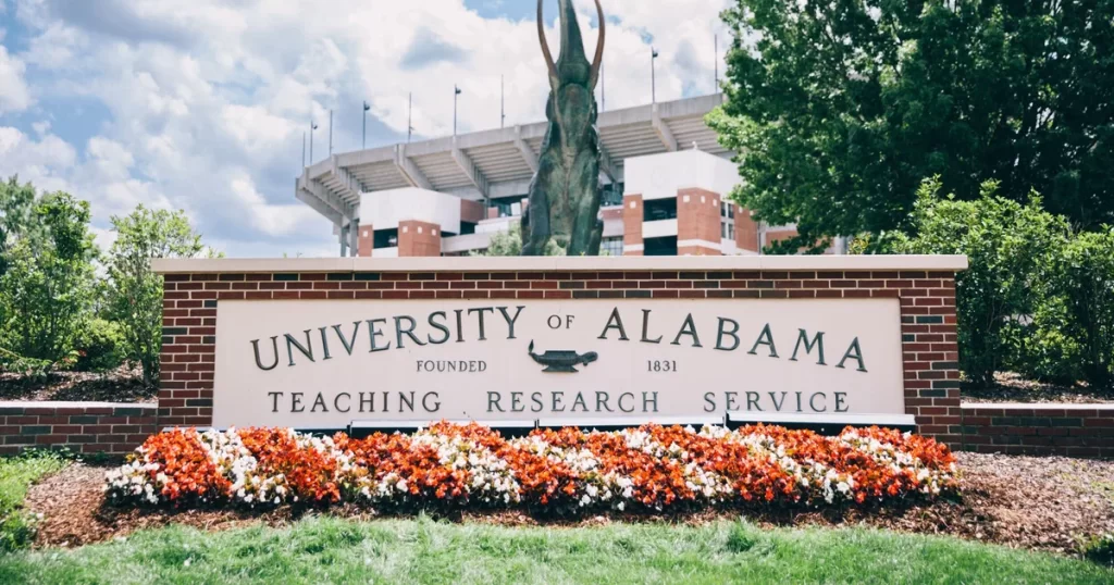 USA Scholarships for International Students Studying Bachelors at the University of Alabama